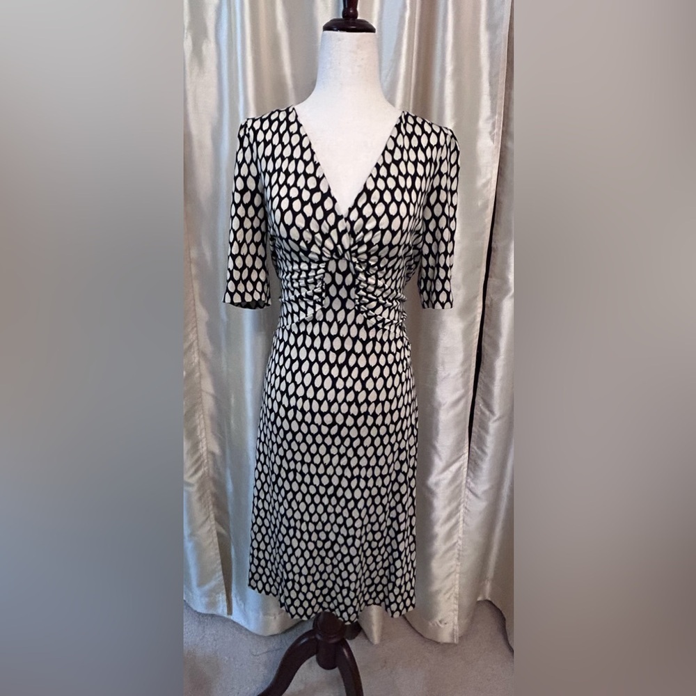Banana Republic Printed V-Neck Ruched Midi Dress Black & Cream S EUC